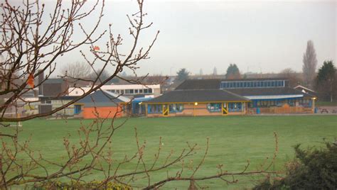 Ashford Park Primary School | ellisp | Flickr