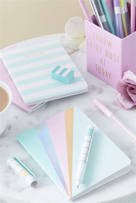 Primark hogar: artículos de papelería en tonos pastel y rosa | Pastel stationery, Pretty ...