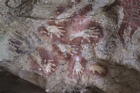 Climate Change Is Wrecking 45,000-Year-Old Cave Paintings in Indonesia - Bloomberg