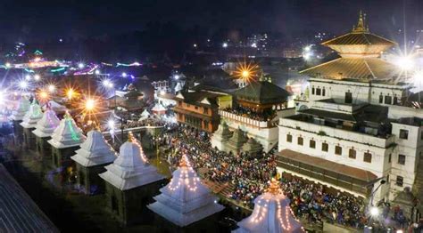 We Newars - Crowd at Pashupatinath Temple during "Aarti"... | Facebook