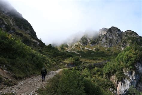 能高安東軍縱走山難1死1失蹤 領隊影片出現「一片樹牆」想原路撤退卻喪命 -- 上報 / 焦點