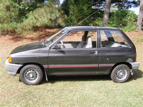 1988 Ford Festiva - Information and photos - MOMENTcar