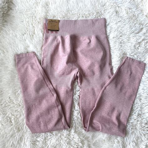 Victoria's Secret Women's Pink Leggings | Depop