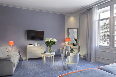 → Hotel Château Frontenac 4* - Paris | Official website