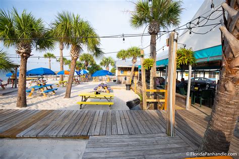 Unbiased Review of Paradise Bar & Grill in Pensacola, FL