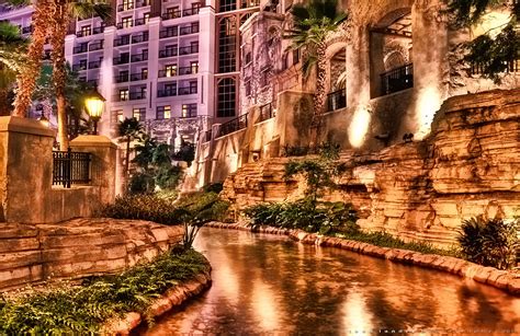 Gaylord Texan Hotel - Grapevine, Texas | 8/11/2010: Another … | Flickr