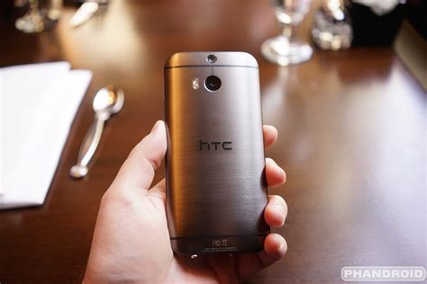 AT&T HTC One M8 receives Android 4.4.4 with HD Voice and battery fixes ...