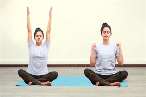 4 Pranayama for Weight Loss: Here's How Does It Help - Fitsri