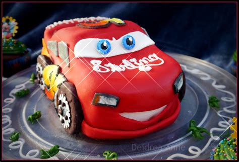 Suzy Homefaker: Lightning McQueen Cake Disney Cars