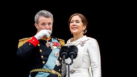 ‘Still in doghouse?’ King Frederik’s ‘planned’ kiss with Queen Mary on the palace balcony raises ...