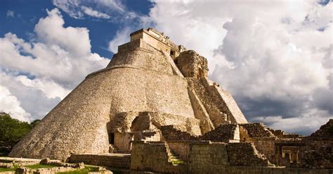 Feature article on Mayan ruins of Uxmal in Yucatan, Mexico: photos and history. | Mayan ruins ...