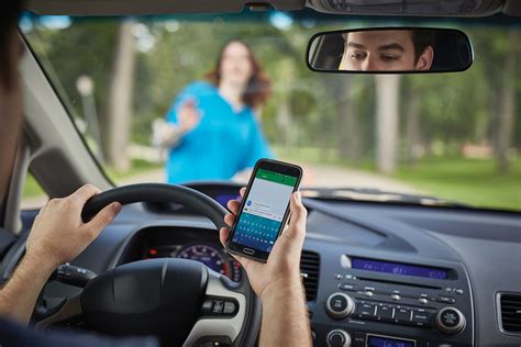A Form of Distracted Driving That Is Becoming Increasingly More Popular and Dangerous - Techicy