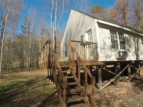 Great Smith Mountain Lake Cabin Sleeps 5 | Smith mountain lake, Cabin, Vacation cabin