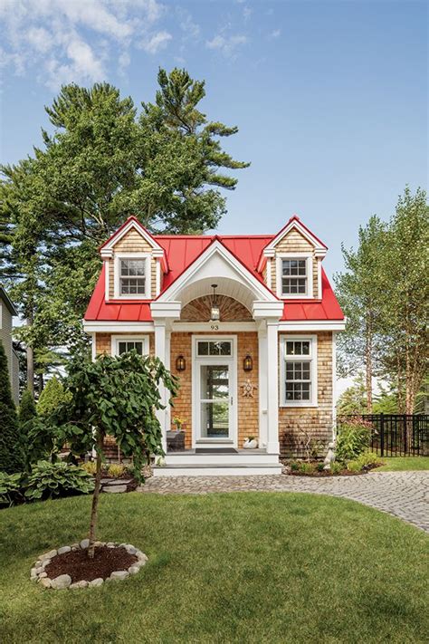 6 Maine Tiny Homes with Lots of Character | Small lake houses, Small ...