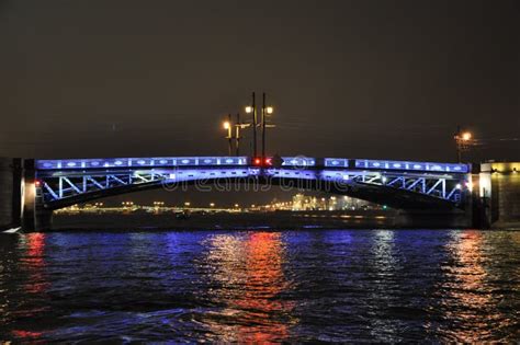 The Palace Bridge in St. Petersburg. Editorial Photo - Image of reflection, water: 46430056