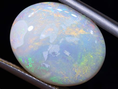 10 CTS WHITE OPAL CUT STONE INV-1925