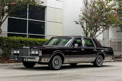 1988 Lincoln Town Car | Orlando Classic Cars