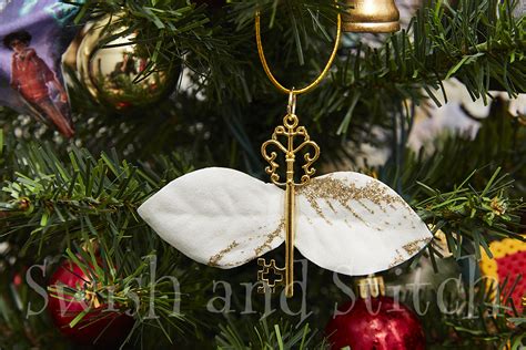 DIY Harry Potter Winged Keys Christmas Ornaments - Swish and Stitch