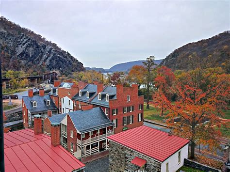 Fall Foliage Hikes in the Appalachian Mountains - The Trek