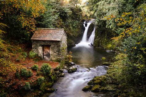 Beautiful waterfalls in the Lake District - holidaycottages.co.uk