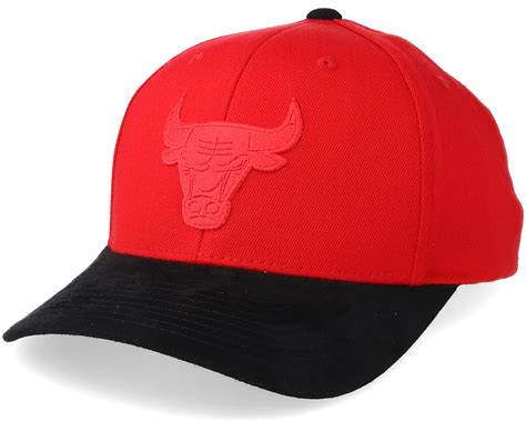 Chicago Bulls Suede Red/Black 110 Adjustable - Mitchell & Ness cap ...