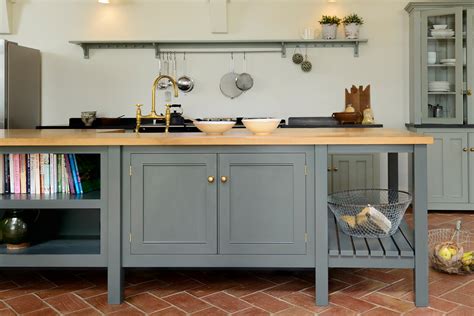 9 Farmhouse Kitchen Island Ideas to Spark Your Next Renovation