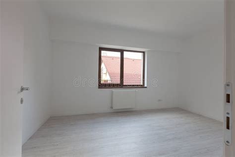 A Empty Room in a Apartment for Rent Stock Photo - Image of luxury, family: 112552208