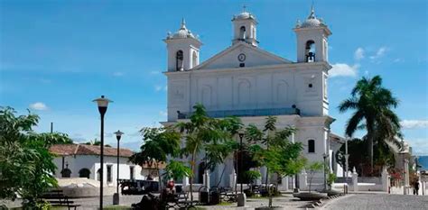 Suchitoto El Salvador. Extraordinary colonial town - Travel Konnections