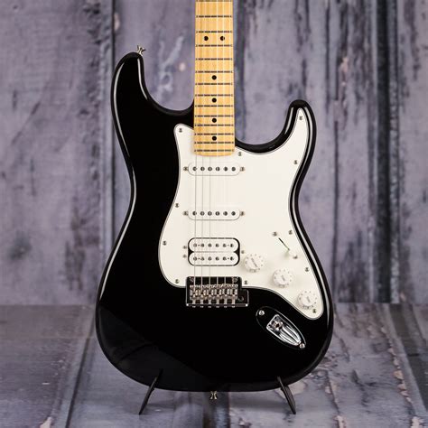 Fender Player Series Stratocaster HSS, Maple Fingerboard, Black | For ...