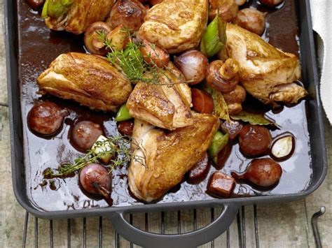 Braised Chicken in Red Wine with Shallots, Mushrooms and Herbs Recipe | EatSmarter