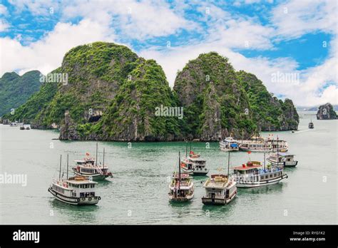 Ha Long Bay , Quang Ninh Province,Vietnam -October 16 2017 Stock Photo - Alamy