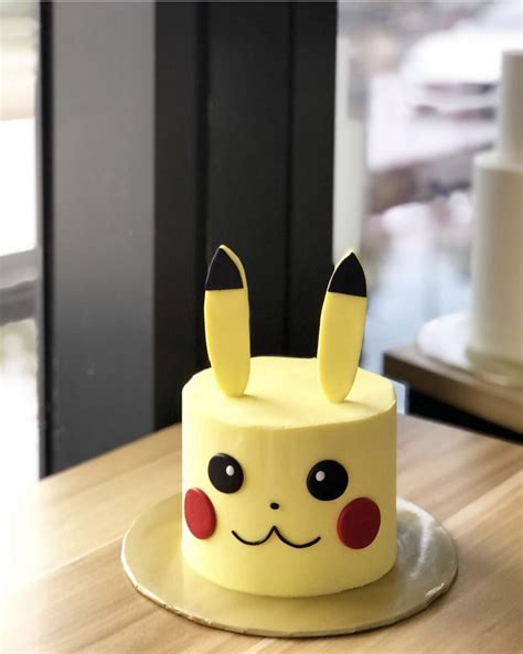 Pokemon Pikachu Cake