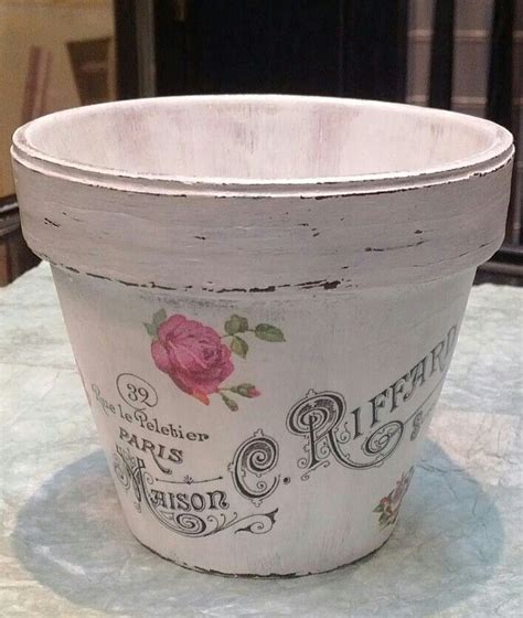 DIY decoupage de fleur pour decorer un pot Clay Pot Projects, Clay Pot Crafts, Diy And Crafts ...