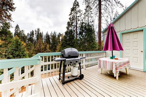 Warm, cozy dog-friendly cabin minutes from Shaver Lake, nearby village, & more! UPDATED 2020 ...