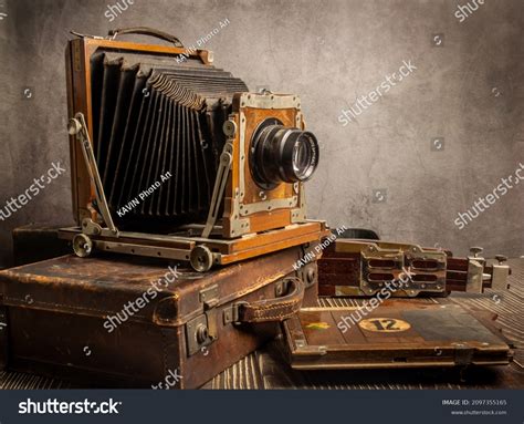 556,081 Old Camera Images, Stock Photos, 3D objects, & Vectors | Shutterstock