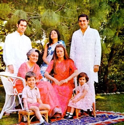 Rajiv Gandhi Wiki, Age, Caste, Wife, Children, Family, Death, Biography ...