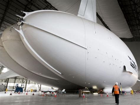 World's Largest Aircraft Airlander 10 | Mono-live