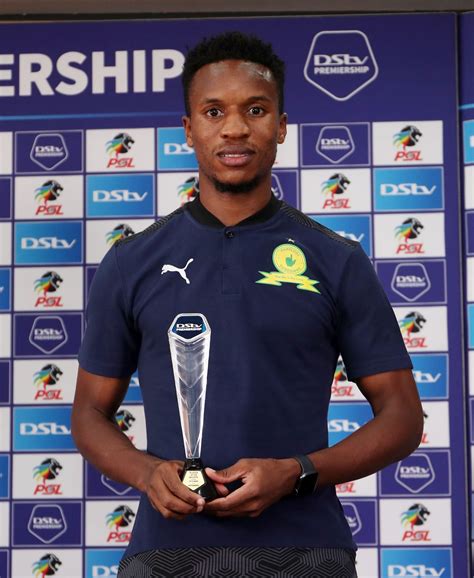 Themba Zwane claimed Dstv Premiership player of the month - Africa Top ...