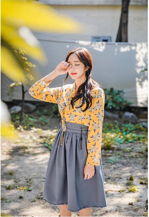 Modern Hanbok | Korean Fashion | Fashion, Korean traditional dress, Korean fashion