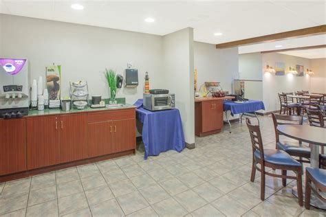 Microtel Inn & Suites by Wyndham Manistee | Manistee, MI Hotels