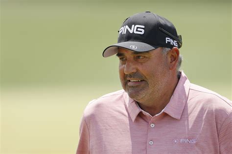 Angel Cabrera plays first competitive round since prison release