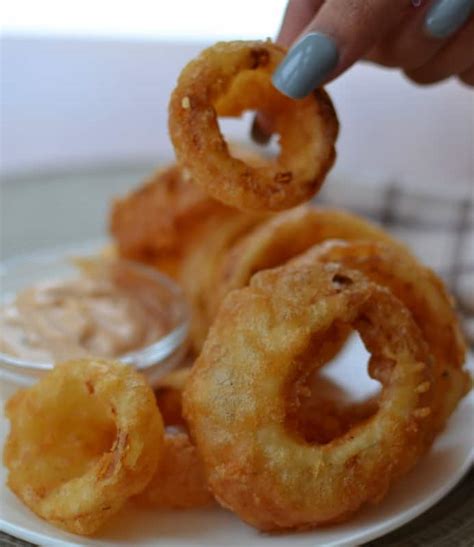 Beer Battered Onion Rings | Small Town Woman