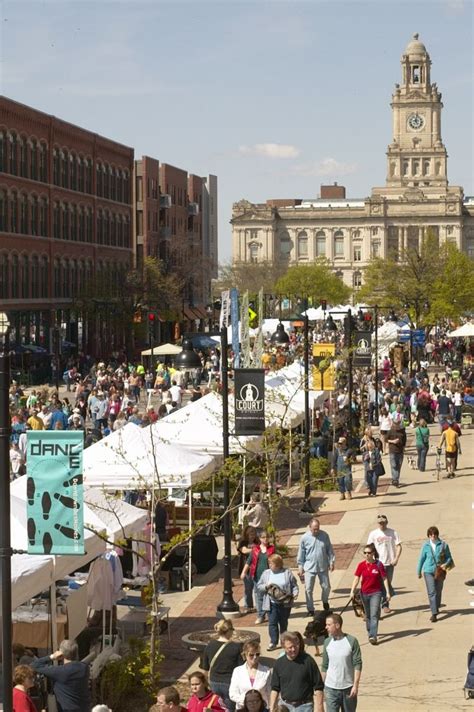 Des Moines Farmers Market | Downtown farmers market, Des moines farmers ...