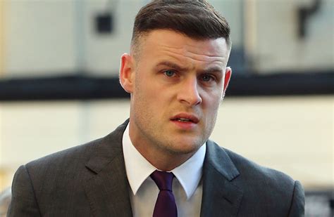 Judge orders arrest of footballer Anthony Stokes, who is accused of headbutting man in Temple Bar