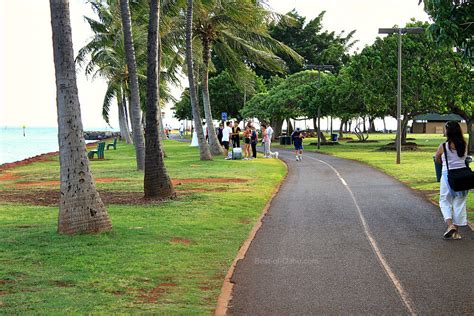 Ala Moana Beach Park - Most Popular Local Oahu Beach