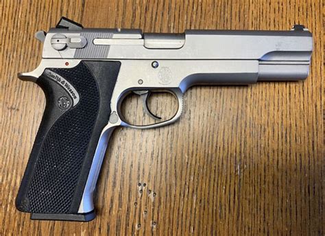 Classic Gun Review: Smith & Wesson Model 1006 10mm Pistol - The Truth About Guns