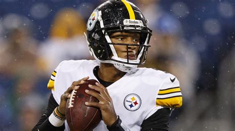 Roundup: QB Josh Dobbs staying with Steelers after agreeing to one-year deal