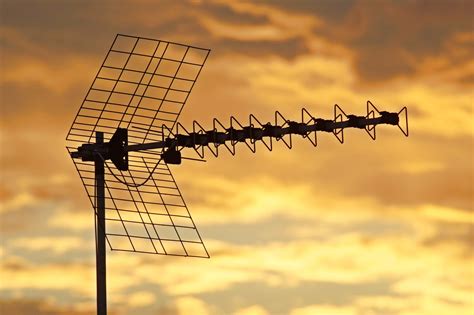 Why Is the Height of a VHF Radio Antenna Important?