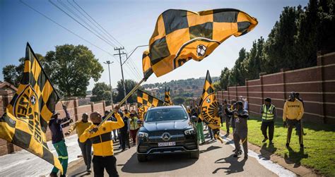 Dr Kaizer Motaung gets rousing welcome in Naturena | FARPost