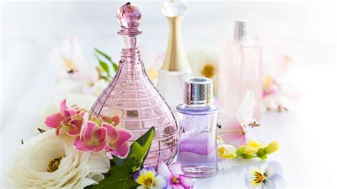 Season Marked by Floral Perfumes - Scentbird Perfume and Cologne Blog